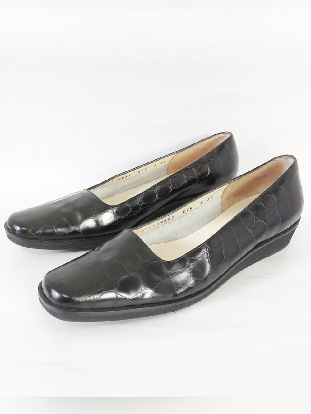 Salvatore Ferragamo Women Croc Embossed Black Leather Slipon Shoes Size 8 2A